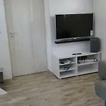 Lazaapartman Appartement *